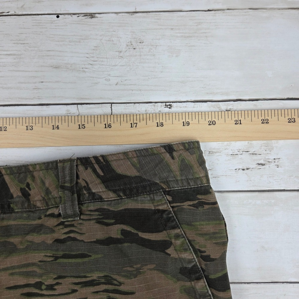 Vtg 2003 GAP Cargo Shorts Men 38 Green Tiger Stripe Camo Ripstop Utility Relaxed - Picture 3 of 12